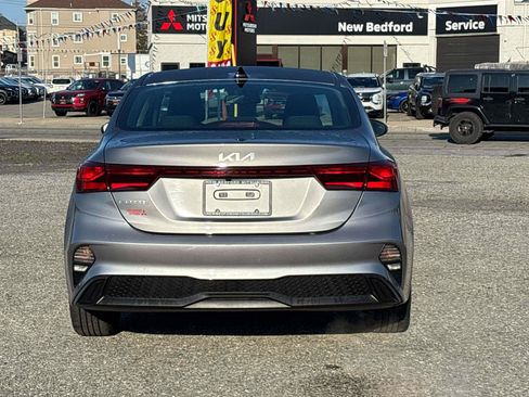 Used 2024 Kia Forte LXS w/ LXS Technology Package FWD image 4