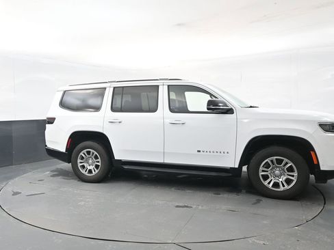 Used 2024 Jeep Wagoneer 4WD w/ Convenience Group I image 7