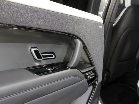 Used 2024 Land Rover Range Rover Sport Dynamic SE image 36