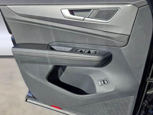 New 2026 Volkswagen Atlas Cross Sport SE image 18