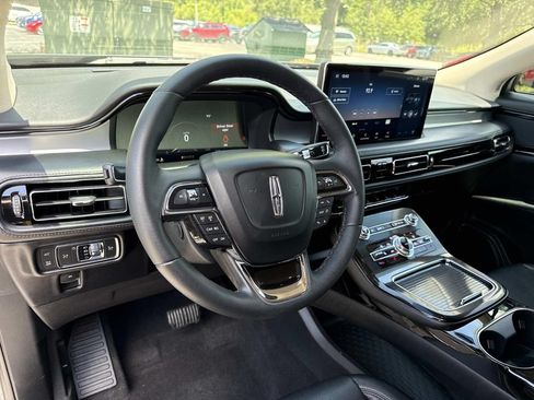 Certified 2022 Lincoln Nautilus FWD w/ Premium Package image 32