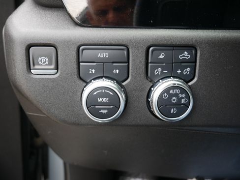 Used 2024 GMC Sierra 1500 SLT AWD/4WD image 26