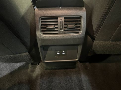 Used 2024 Nissan Rogue SV image 24