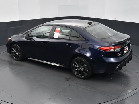 Used 2025 Toyota Corolla SE image 30