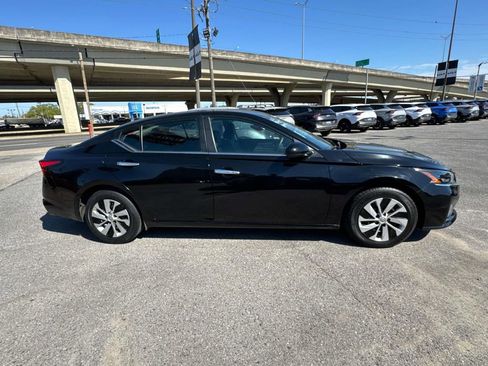 Used 2023 Nissan Altima 2.5 S FWD image 8
