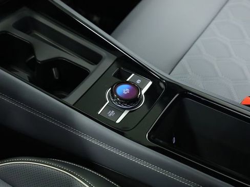 New 2026 Volkswagen Tiguan SEL R-Line image 25