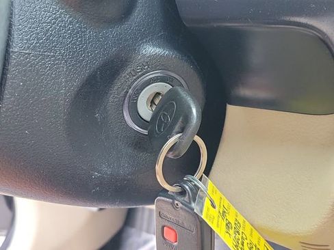 Used 2014 Toyota Camry FWD image 32
