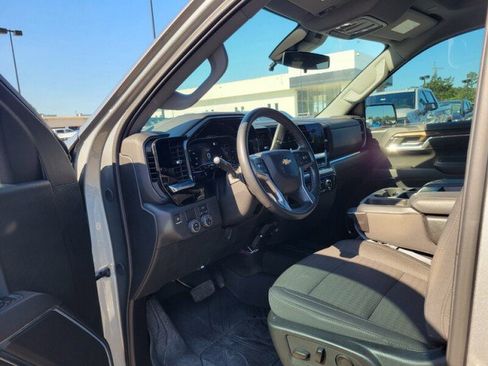 Used 2024 Chevrolet Silverado 1500 LT RWD image 10
