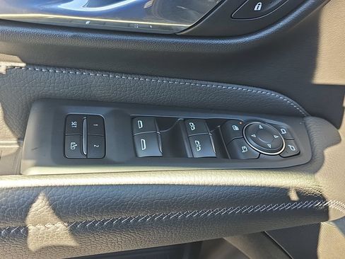 Certified 2021 GMC Yukon Denali w/ Denali Premium Package AWD/4WD image 34