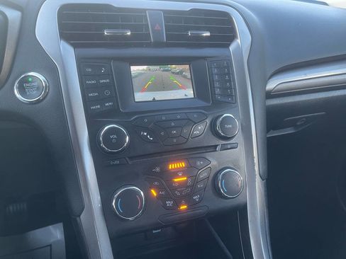 Used 2018 Ford Fusion SE FWD image 20