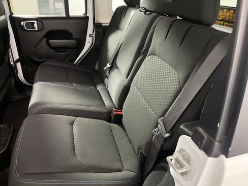 Used 2024 Jeep Wrangler Unlimited Rubicon 4xe AWD/4WD image 25