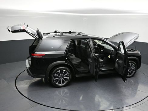 New 2026 Nissan Pathfinder Platinum image 35