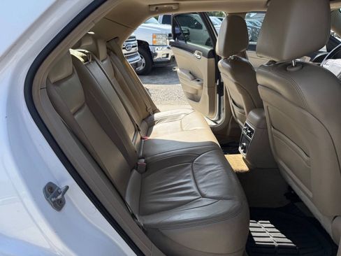 Used 2014 Chrysler 300 AWD w/ Driver Convenience Group image 23