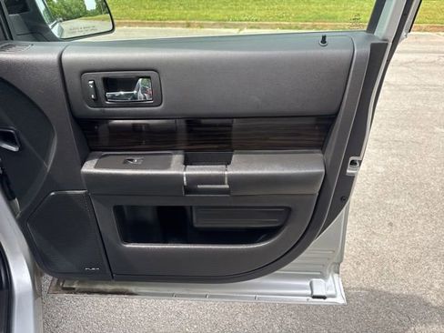 Used 2019 Ford Flex SEL w/ Equipment Group 202A FWD image 9