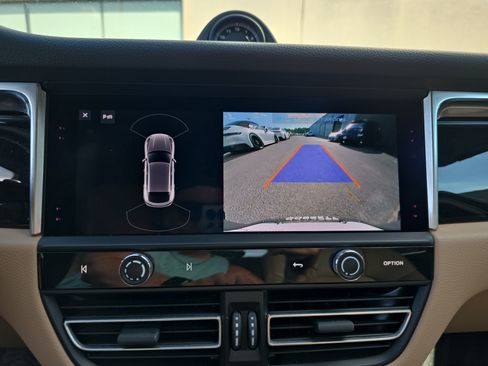 Certified 2023 Porsche Macan S AWD/4WD image 26