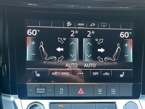 Used 2024 Audi Q8 e-tron Premium image 27