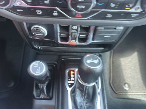 Used 2024 Jeep Wrangler Sahara image 18