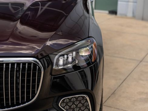 Used 2024 Mercedes-Benz Maybach GLS 600 4MATIC image 6