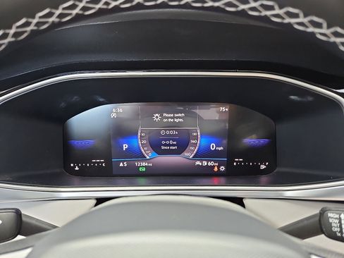Certified 2025 Volkswagen Taos SE FWD image 20