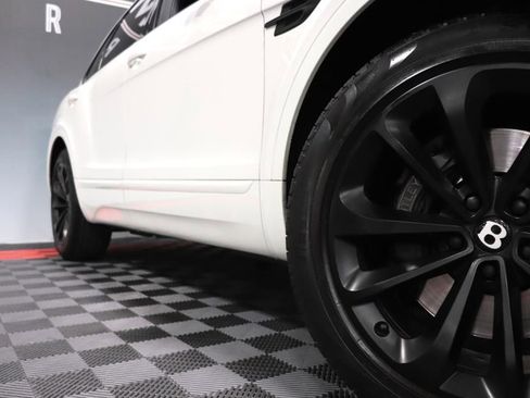 Used 2017 Bentley Bentayga image 82