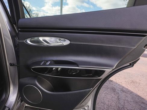 Used 2025 Genesis GV70 2.5T image 13