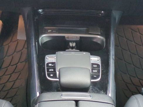 Used 2020 Mercedes-Benz GLB 250 4MATIC image 22