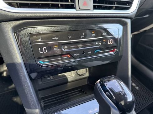 New 2026 Volkswagen Taos SE AWD/4WD image 18