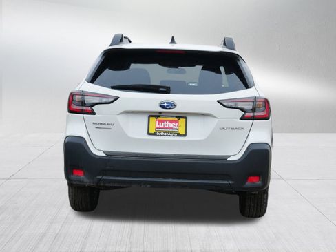 Used 2025 Subaru Outback Premium image 6