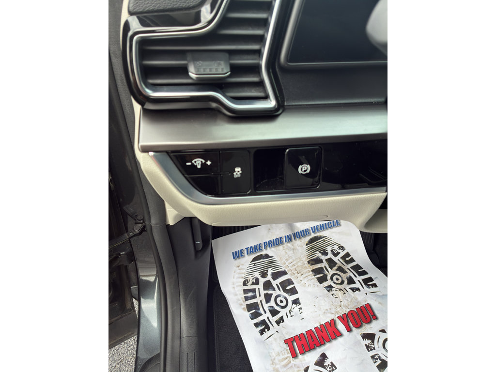 Used 2023 Kia Sportage EX FWD image 14