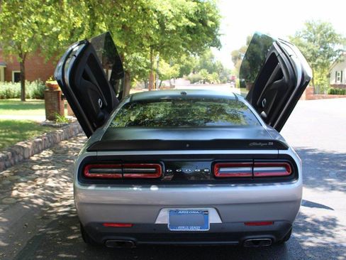 Used 2018 Dodge Challenger R/T w/ Quick Order Package 22P T/A RWD image 38