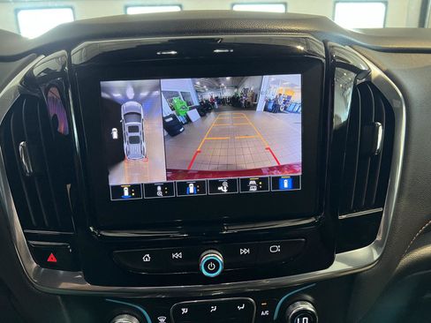 Used 2023 Chevrolet Traverse RS AWD/4WD image 48