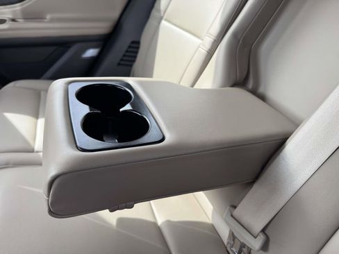 Used 2023 Lincoln Corsair AWD image 10