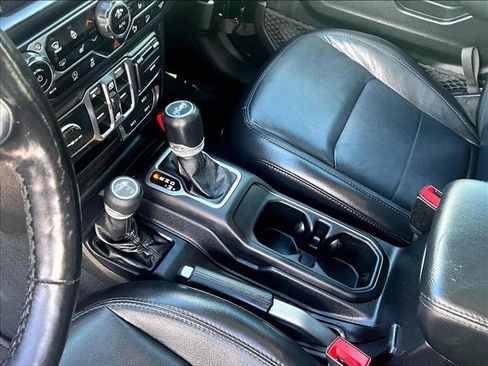 Used 2020 Jeep Wrangler Unlimited Sahara AWD/4WD image 14