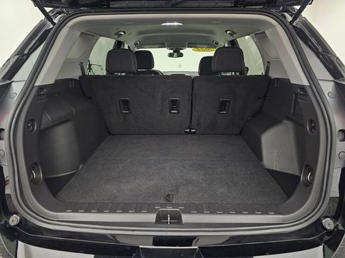 Used 2024 GMC Terrain SLE image 10