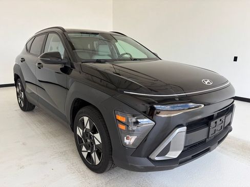 Used 2024 Hyundai Kona SEL FWD image 11