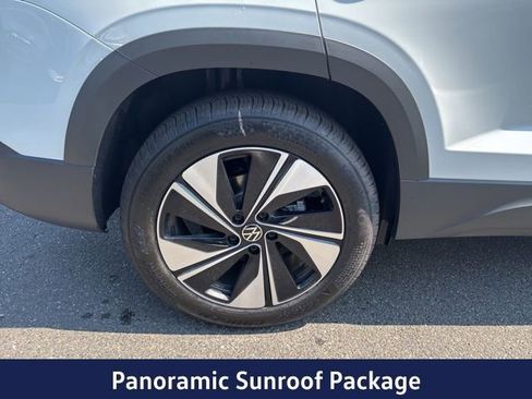 New 2025 Volkswagen Taos SE AWD/4WD image 2