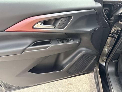 Used 2024 Chevrolet Equinox EV RS image 19