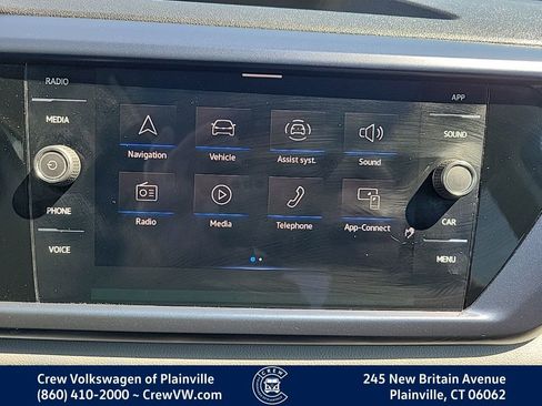 Used 2023 Volkswagen Taos SE w/ Panoramic Sunroof Package image 7