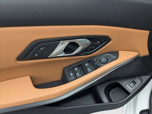 Used 2025 BMW 330i xDrive Sedan w/ Convenience Package image 10