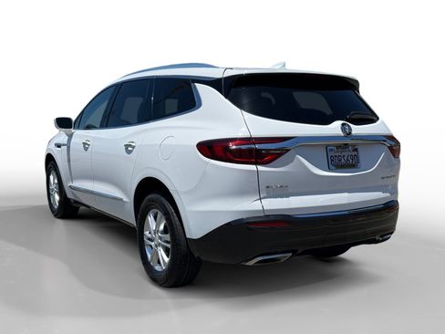 Used 2018 Buick Enclave Essence FWD image 3