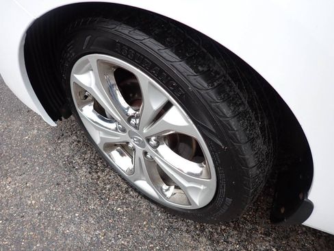 Used 2013 Hyundai Elantra GT w/ Style Pkg FWD image 12