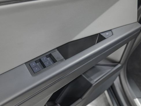 Used 2025 Tesla Cybertruck AWD Crew Cab image 12