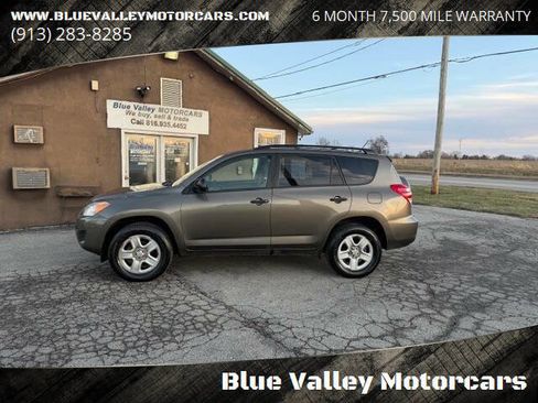 Used 2012 Toyota RAV4 FWD image 1