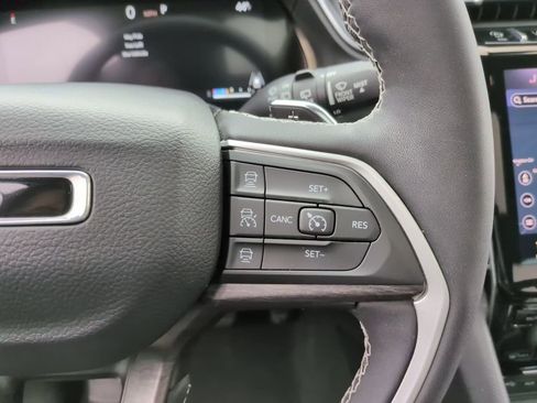 Used 2023 Jeep Grand Cherokee L Limited w/ Luxury Tech Group II image 25