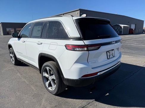 New 2025 Jeep Grand Cherokee Limited image 6