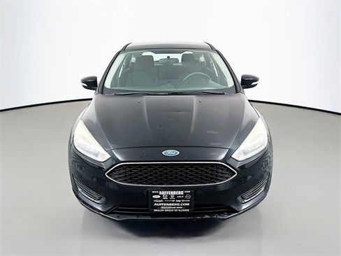 Used 2016 Ford Focus SE image 2
