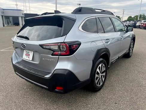 Certified 2025 Subaru Outback Premium AWD/4WD image 7