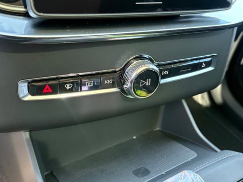 New 2026 Volvo XC90 B6 Plus w/ Protection Package Premier image 15