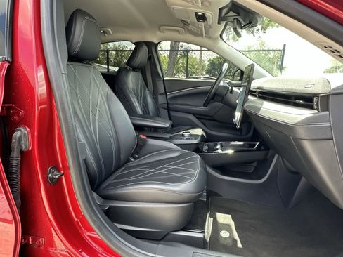 Used 2022 Ford Mustang Mach-E Select image 9