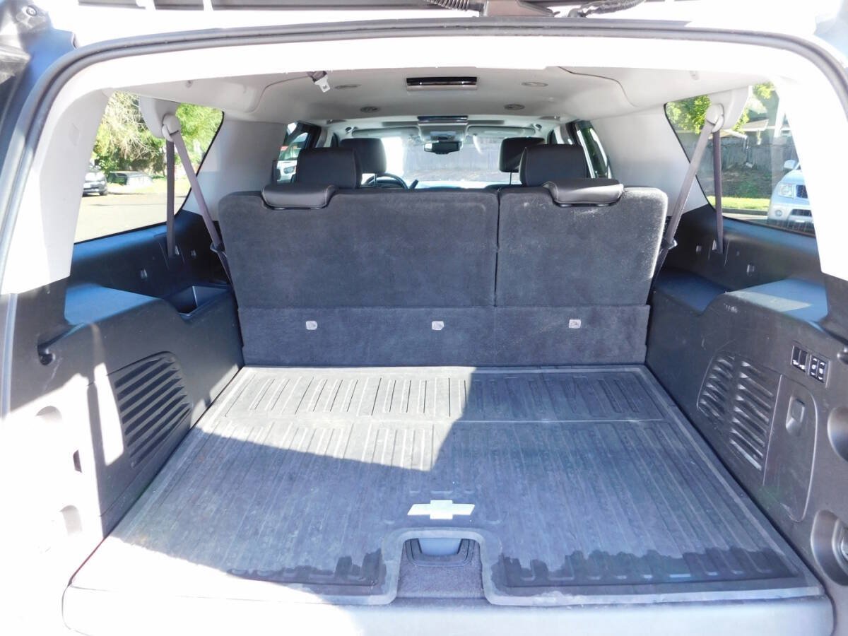 Used 2016 Chevrolet Suburban LTZ AWD/4WD image 5
